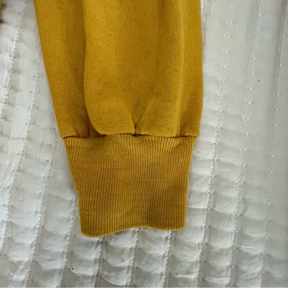 Vintage Women’s Sweatshirt Size S/M Mustard Yellow Crew Neck Retro Gym Casual - Picture 6 of 9